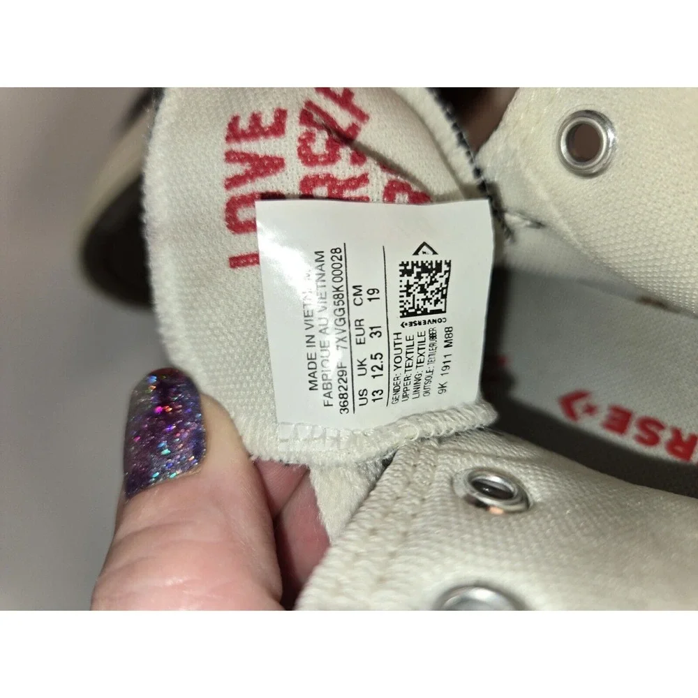 Converse Love Fearlessly Yourself First US 13 Black White Red Heart, Kids